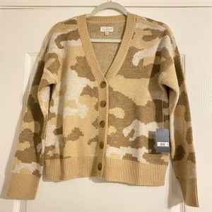 - Lucky Brand v-neck cardigan size small/petite